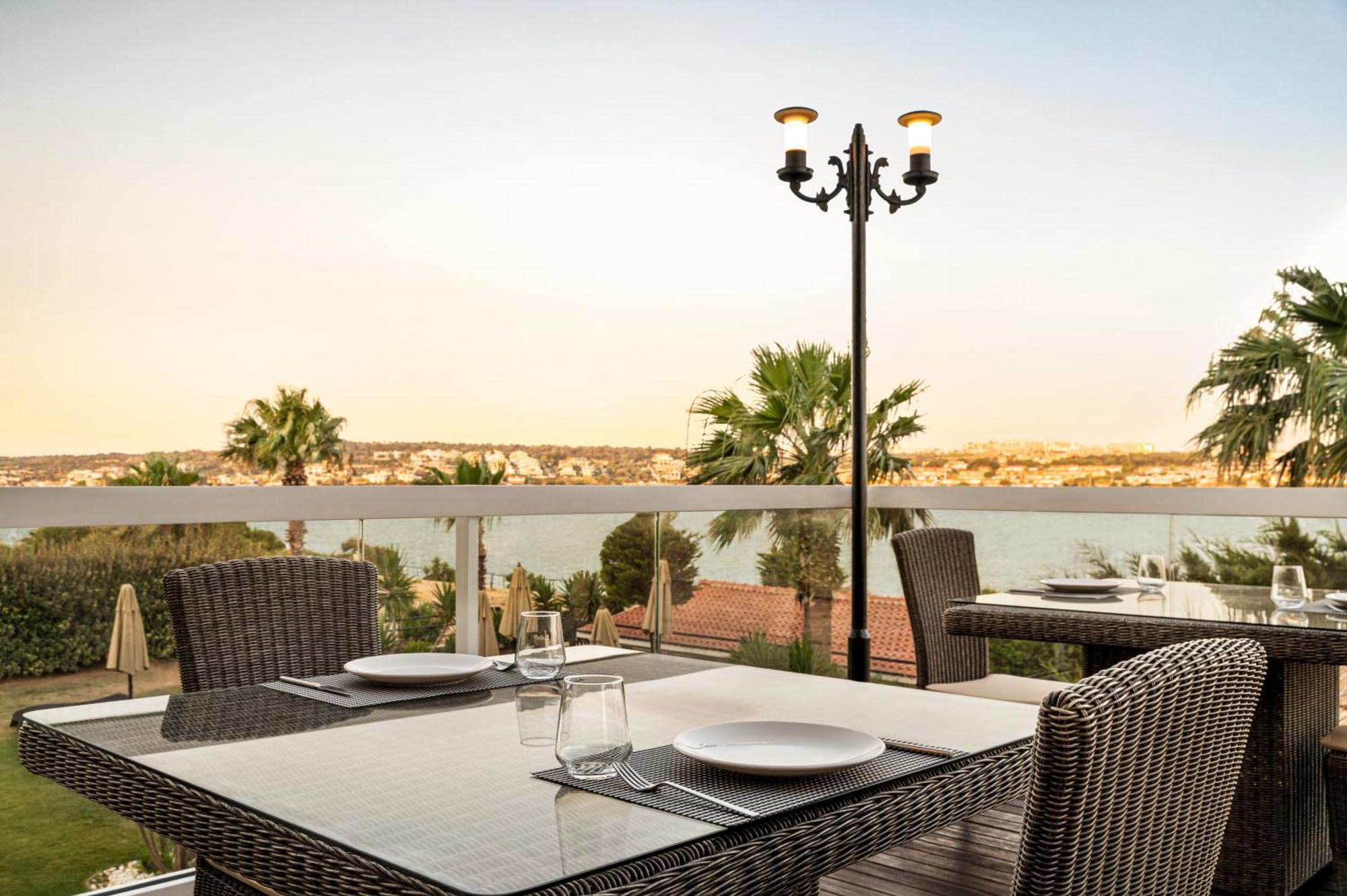La Quinta By Wyndham Cesme Hotel İzmir Buitenkant foto