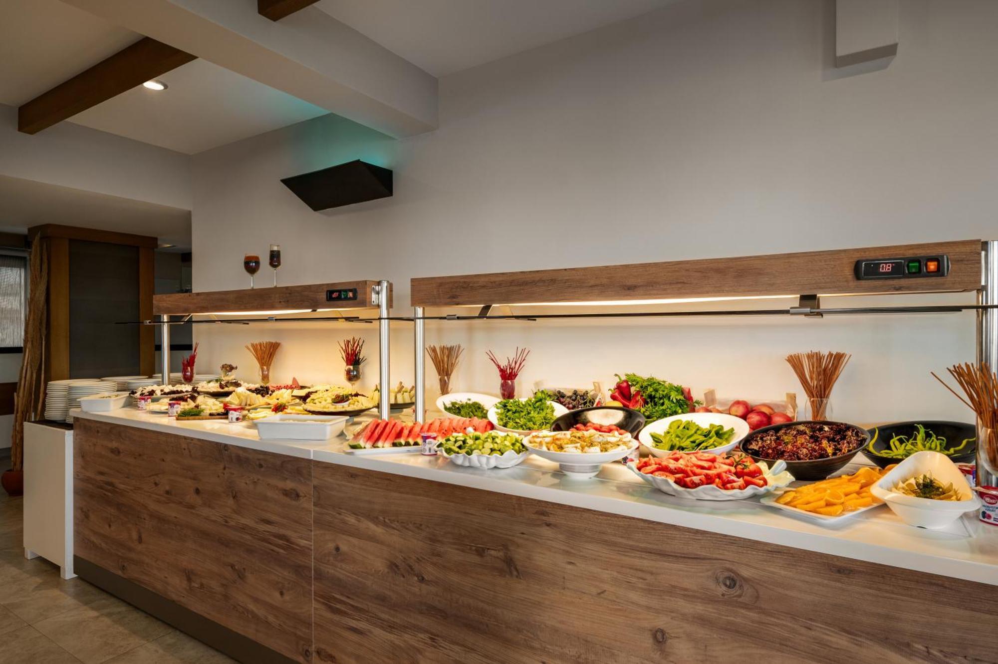 La Quinta By Wyndham Cesme Hotel İzmir Buitenkant foto