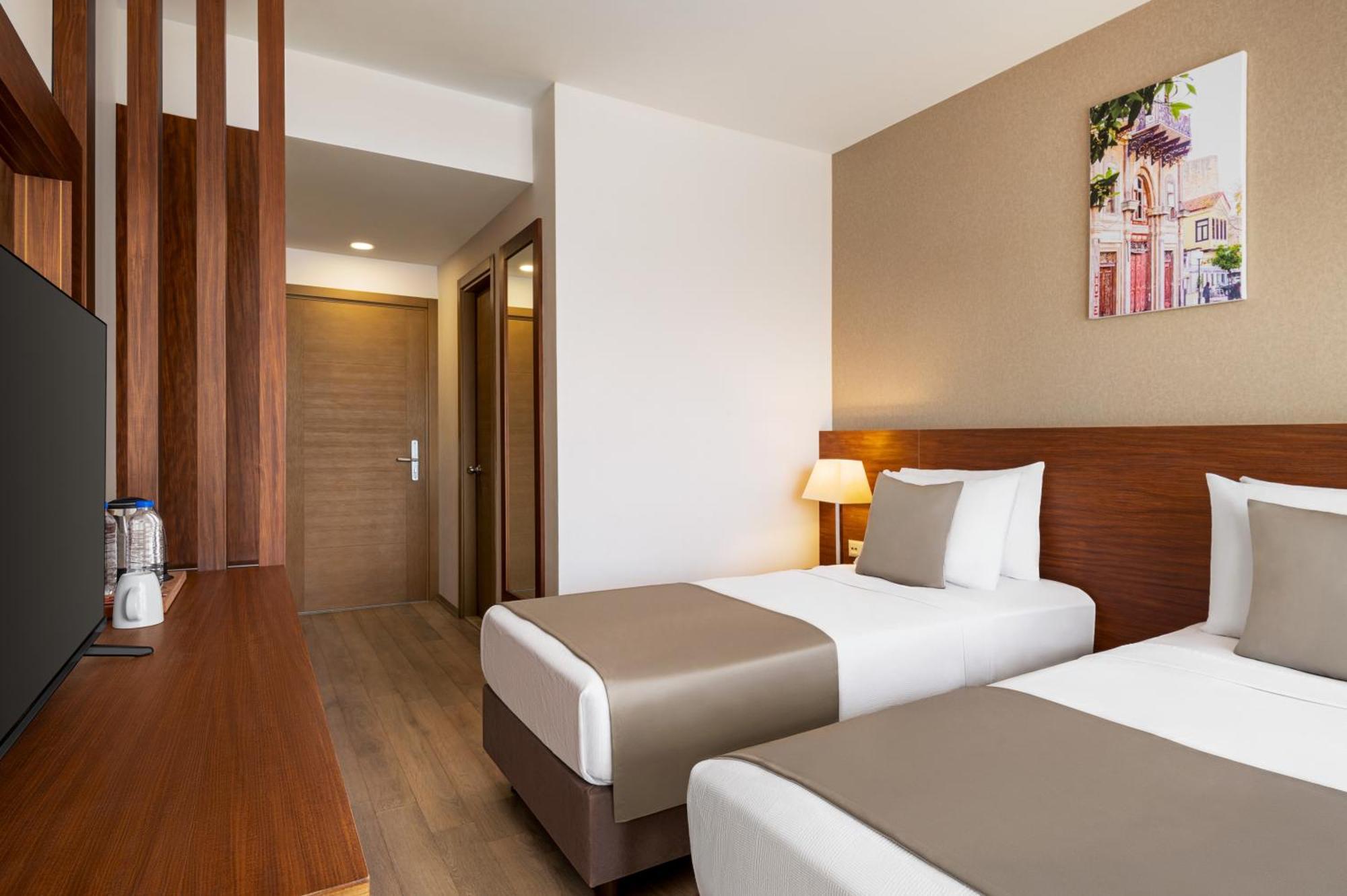 La Quinta By Wyndham Cesme Hotel İzmir Buitenkant foto