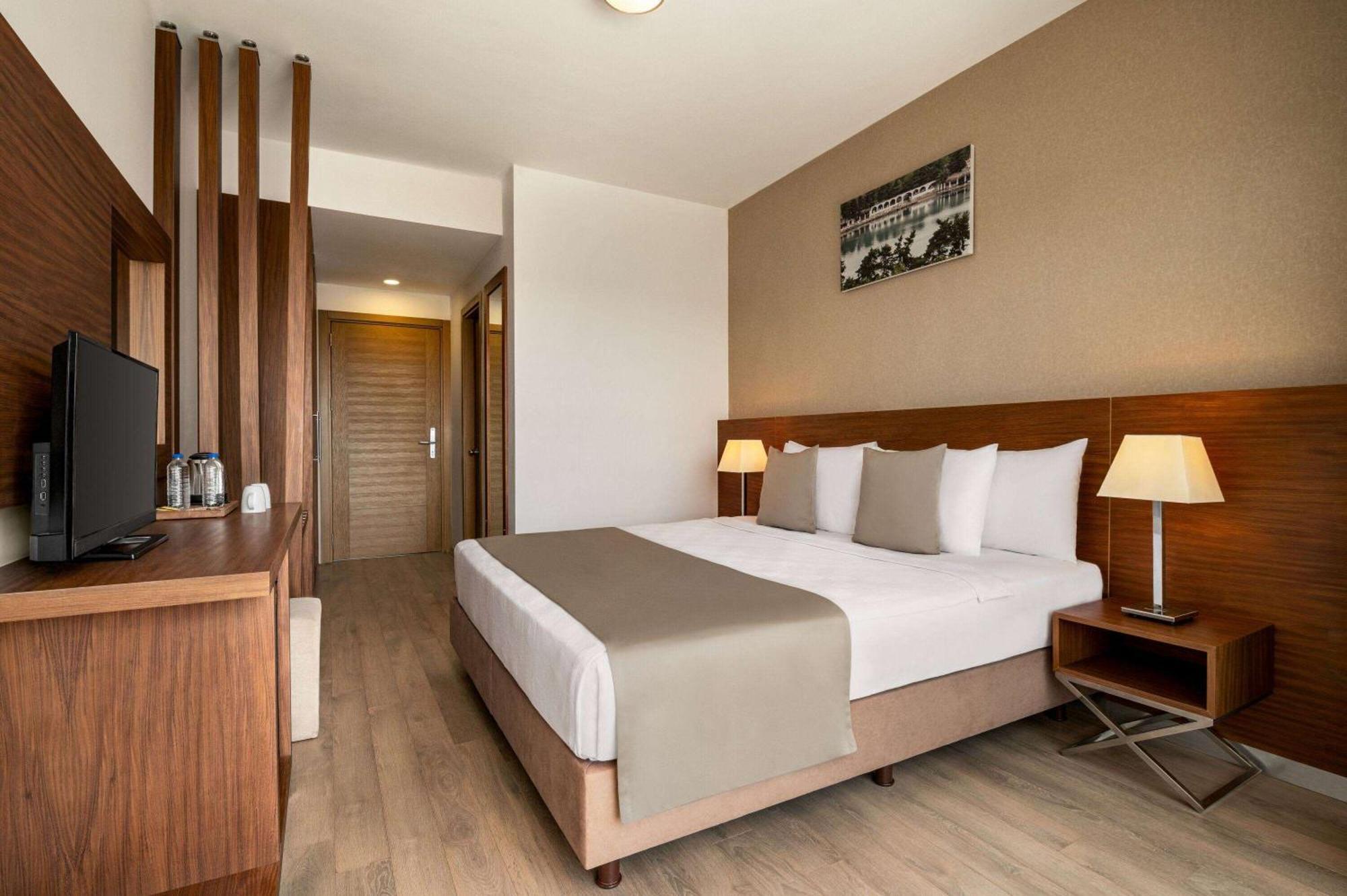 La Quinta By Wyndham Cesme Hotel İzmir Buitenkant foto